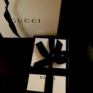 Authentic Gucci Shopping Bag and Gift Set